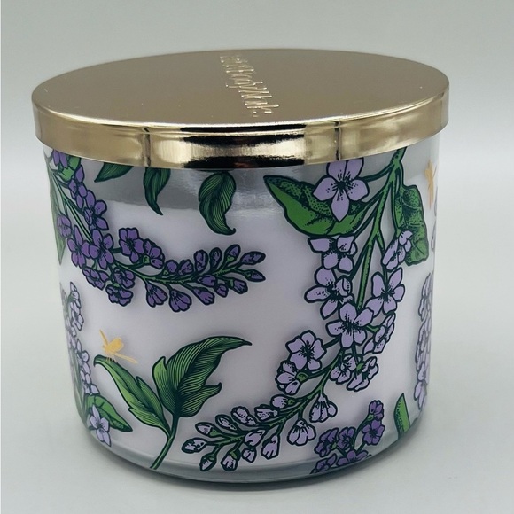 Bath & Body Works FRESH CUT LILACS 3 Wick Candle 14.5 oz ~ New In Box - Picture 3 of 6